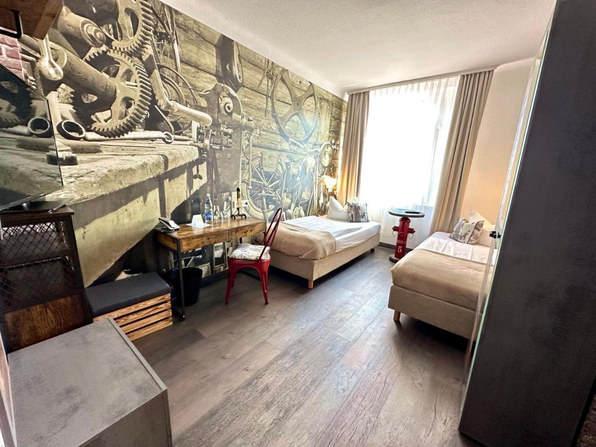 Hotel "Central" Inh Carolin Krause Bitterfeld-Wolfen Esterno foto